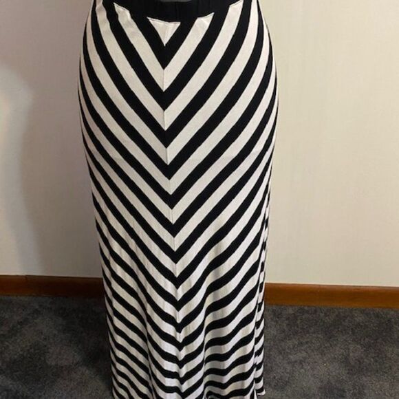Chelsea & Theodore Black/White striped Maxi skirt, size 3X - Picture 2 of 4